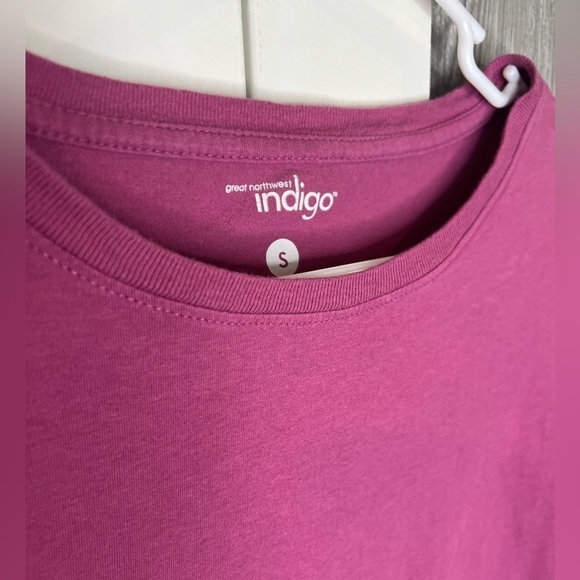 BAG155. Great Northwest Indigo Pink Short Sleeve Tee Small - Picture 2 of 4